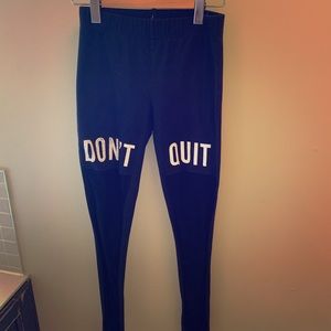 Workout leggings with mesh legs